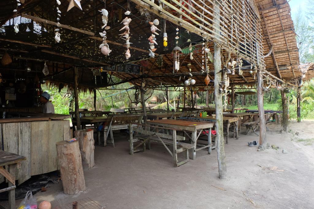 מלון Ko Phra Thong Mr. Chuoi Bar And Hut מראה חיצוני תמונה