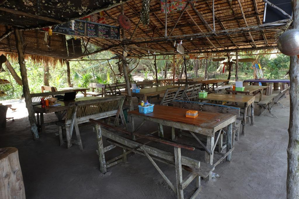 מלון Ko Phra Thong Mr. Chuoi Bar And Hut מראה חיצוני תמונה
