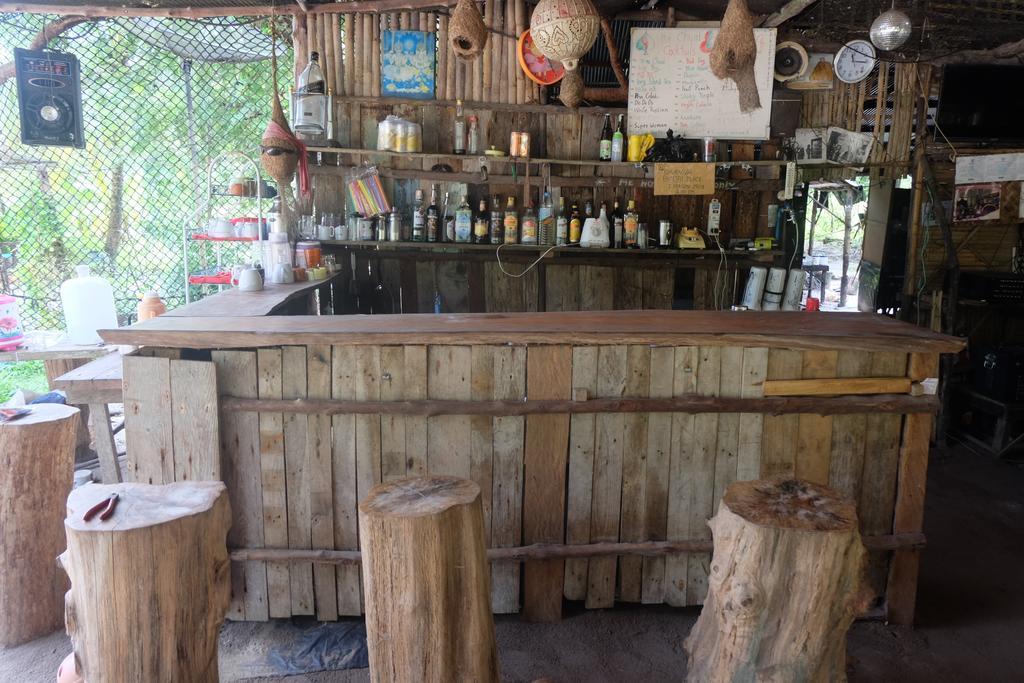מלון Ko Phra Thong Mr. Chuoi Bar And Hut מראה חיצוני תמונה