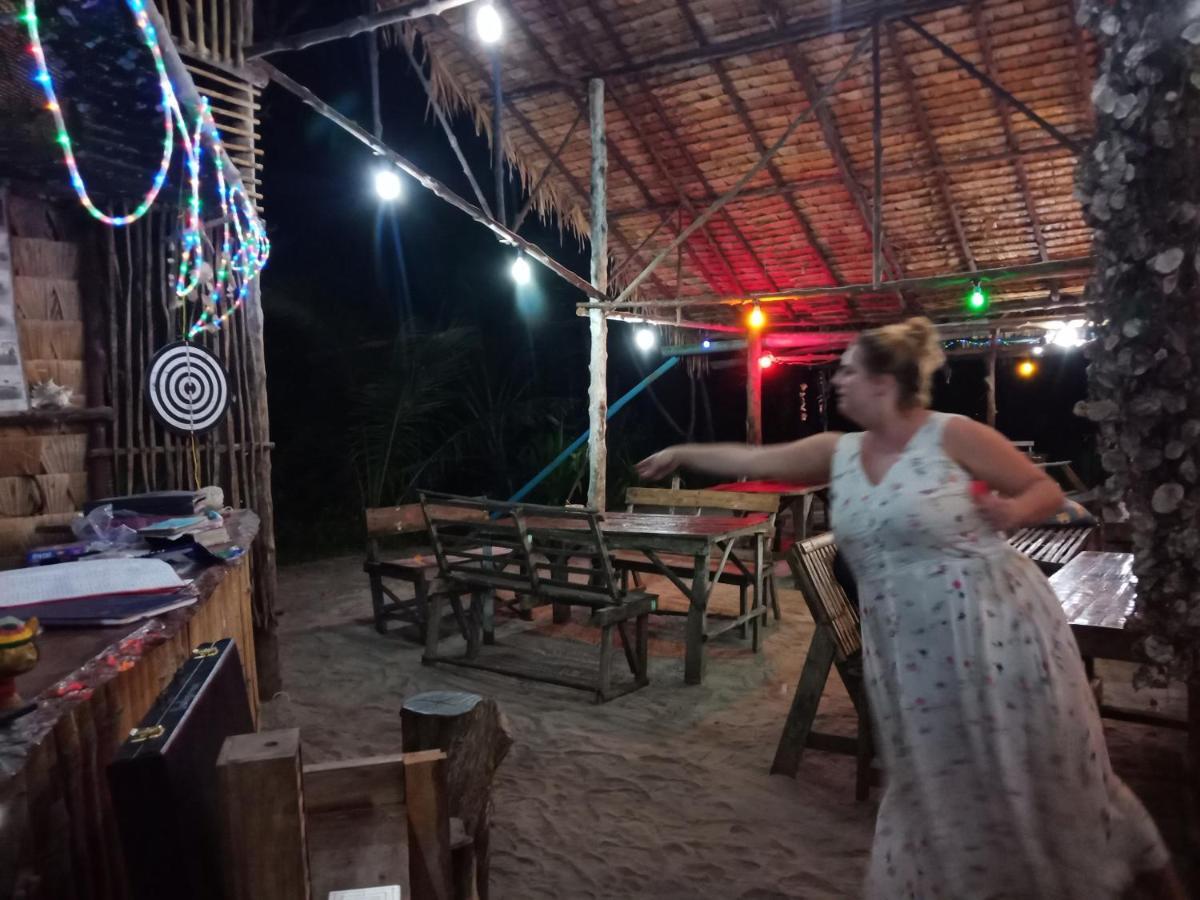 מלון Ko Phra Thong Mr. Chuoi Bar And Hut מראה חיצוני תמונה